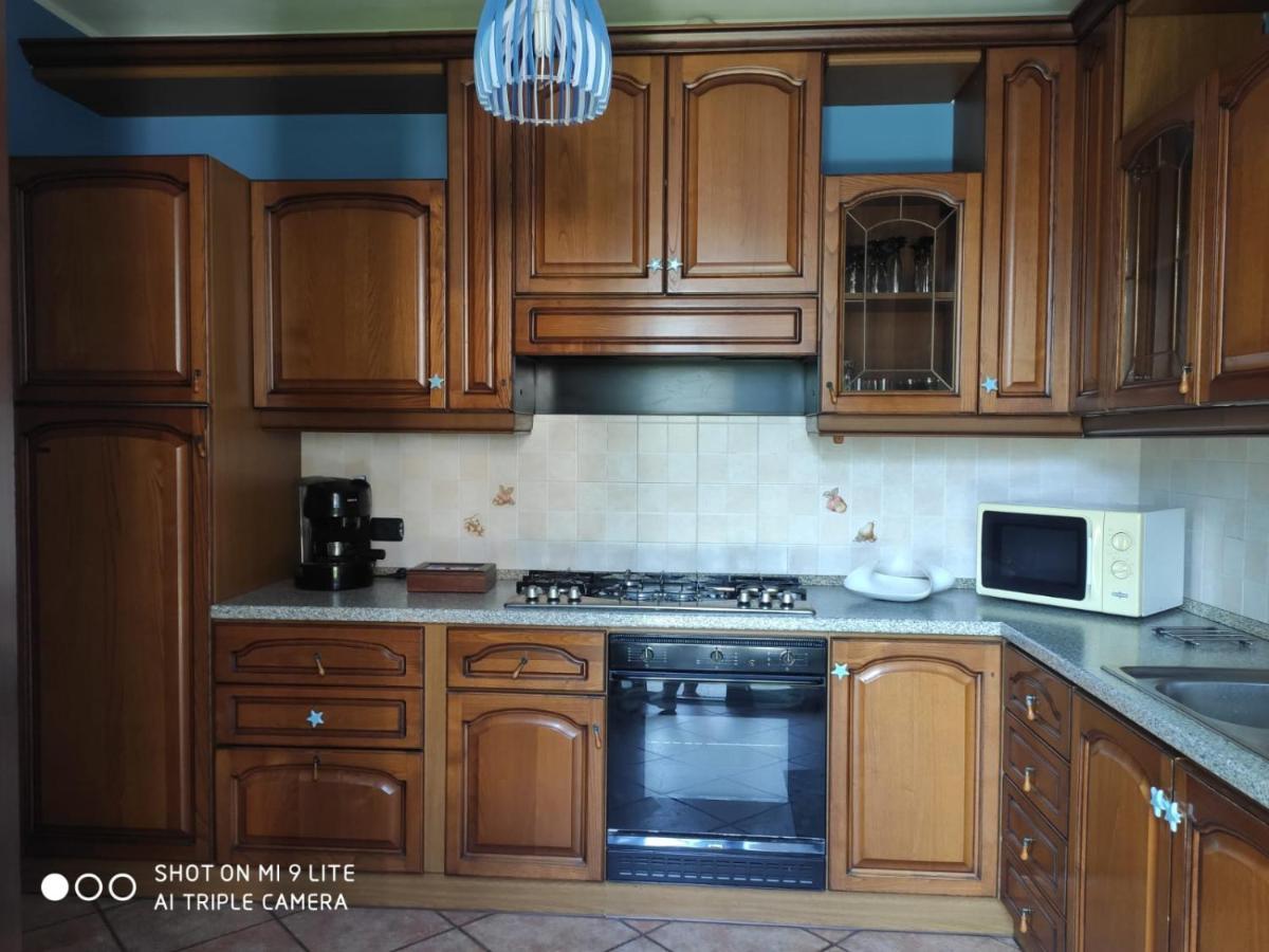 Casa Vacanza Il Glicine Casale Corte Cerro Buitenkant foto
