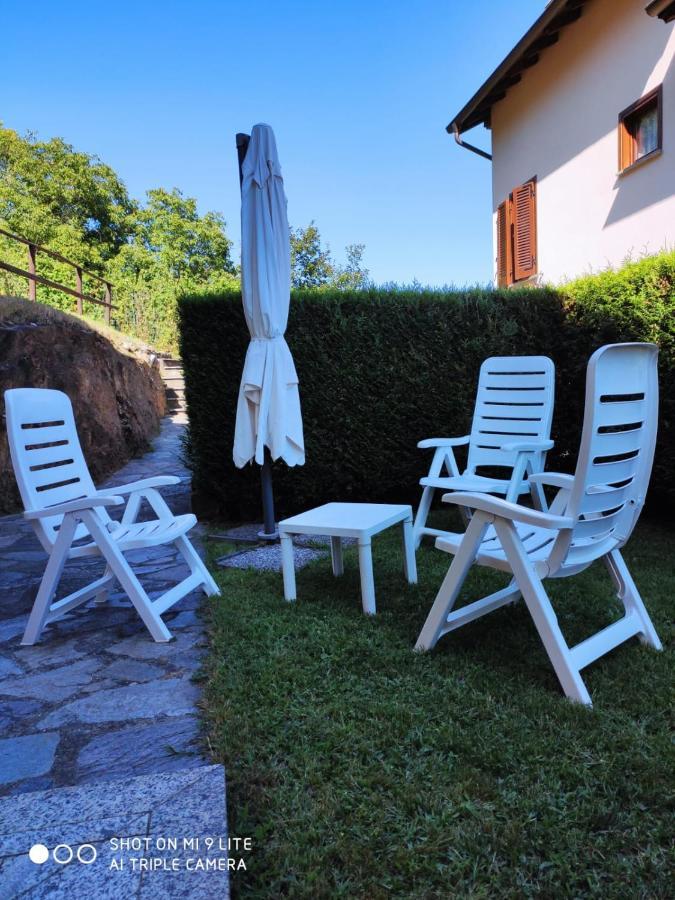 Casa Vacanza Il Glicine Casale Corte Cerro Buitenkant foto