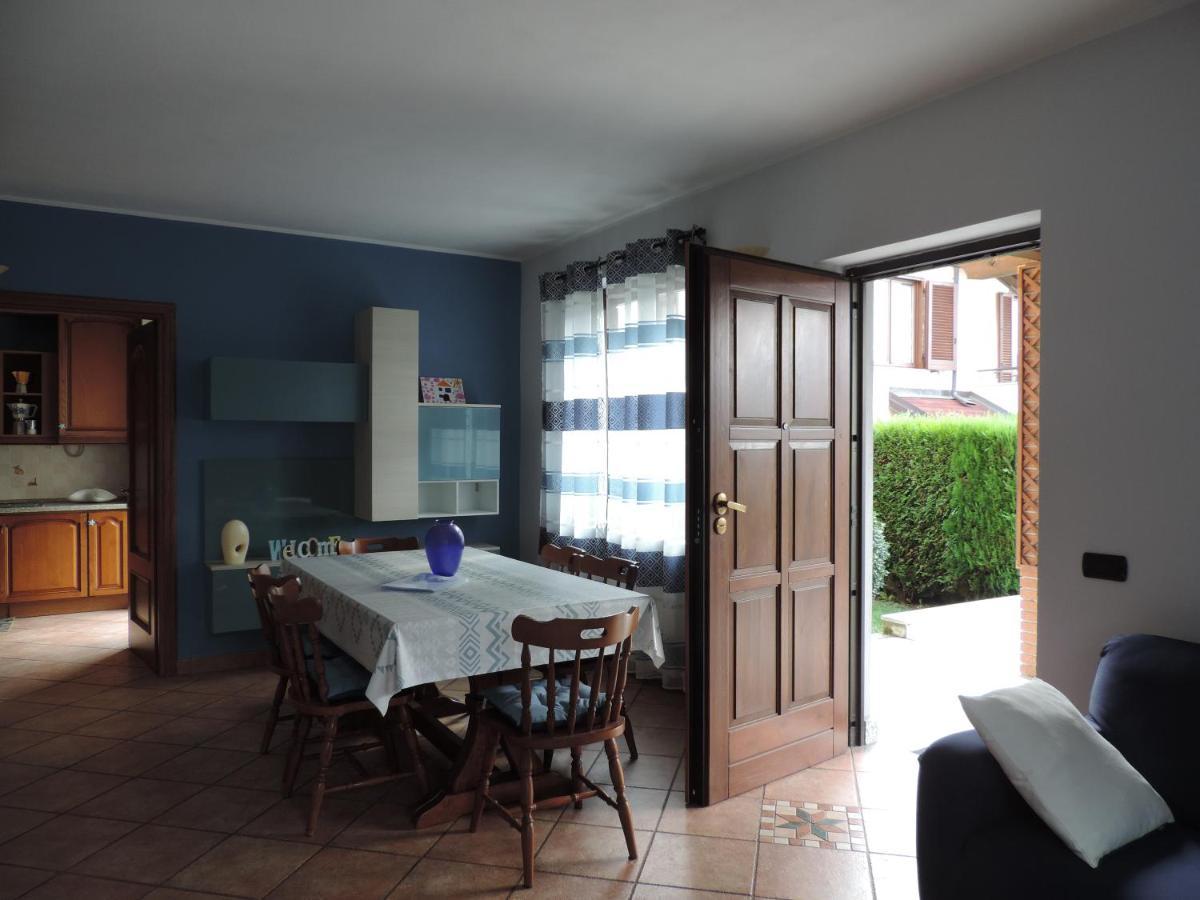 Casa Vacanza Il Glicine Casale Corte Cerro Buitenkant foto