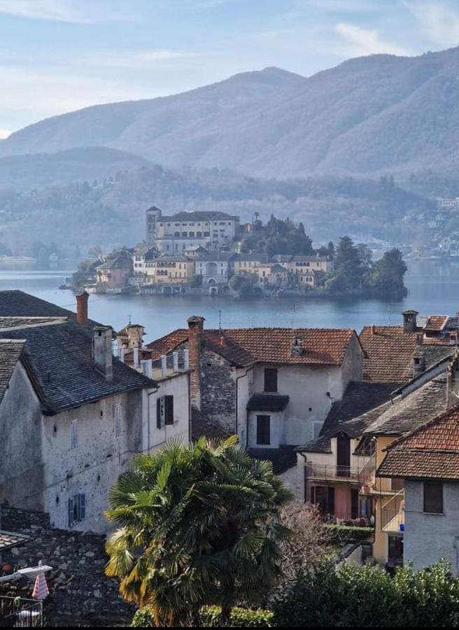 Casa Vacanza Il Glicine Casale Corte Cerro Buitenkant foto