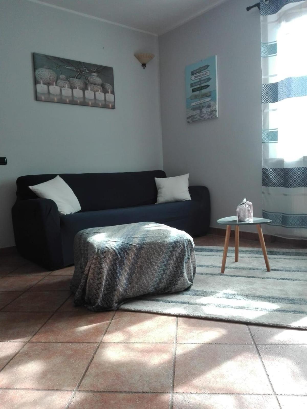 Casa Vacanza Il Glicine Casale Corte Cerro Buitenkant foto