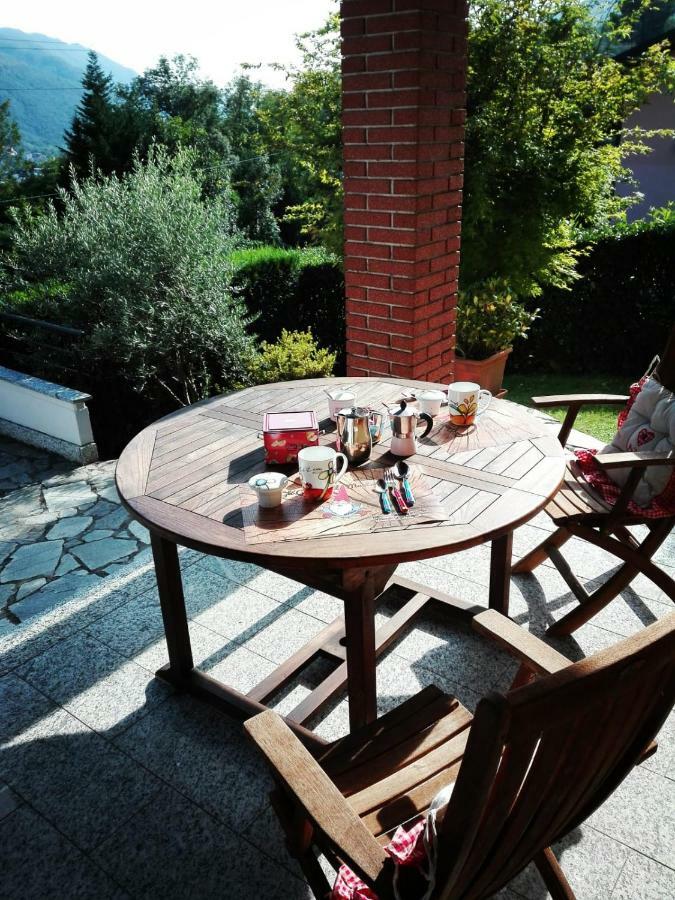 Casa Vacanza Il Glicine Casale Corte Cerro Buitenkant foto