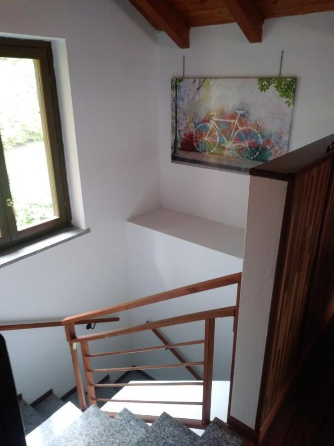 Casa Vacanza Il Glicine Casale Corte Cerro Buitenkant foto