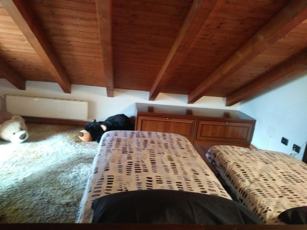 Casa Vacanza Il Glicine Casale Corte Cerro Buitenkant foto